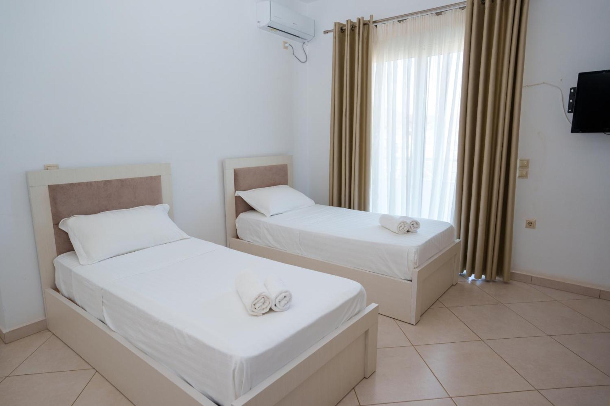 Near The Sea Apartments Nano Ksamil Exterior photo
